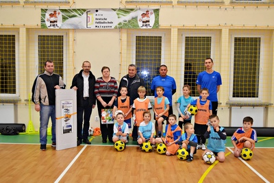 Miro Niemieckojęzyczna Szkółka Piłkarska: Wizyta Mikołajów z M-G Zarządu TSKN