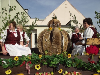 PARAFIA OZIMEK - DOZYNKI PARAFIALNE 2015 (1)