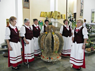 PARAFIA OZIMEK - DOZYNKI PARAFIALNE 2015 (49)