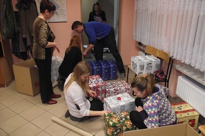 Nestorzy z Ozimka będący członkami ZEIiR, wsparli Szlachetną Paczkę.