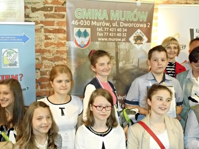 SZKOŁA PODSTAWOWA Nr 2 w Ozimku już po raz dziesiąty w wojewódzkim finale konkursu recytatorskiego w języku niemieckim Jugend trägt Gedichte vor - Młodzież recytuje poezję