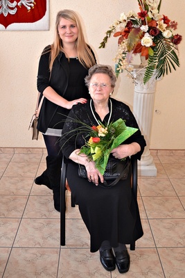 El%%C5%%BCbieta Golec z wnuczk%%C4%%85 Sabin%%C4%%85 (1)