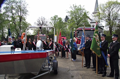 Uroczyste poświęcenie łodzi OSP Antoniów