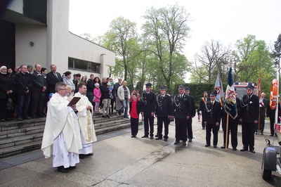 Uroczyste poświęcenie łodzi OSP Antoniów