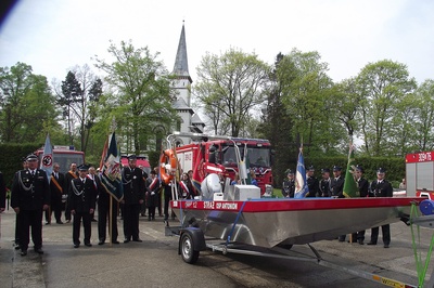 Uroczyste poświęcenie łodzi OSP Antoniów