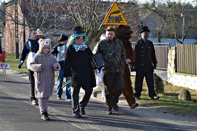 Barwny orszak przemaszerował ulicami Schodni i Nowej Schodni