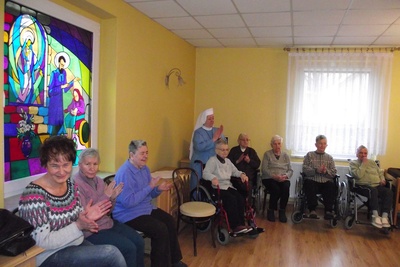 Młodzi artyści przedstawili specjalny program z okazji Dnia Kobiet