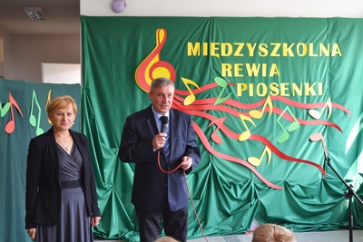 Uczestnikami konkursu byli uczniowie klas I ? VI ze wszystkich szkół podstawowych naszej gminy. Łącznie w konkursie wzięło udział 46 uczniów.