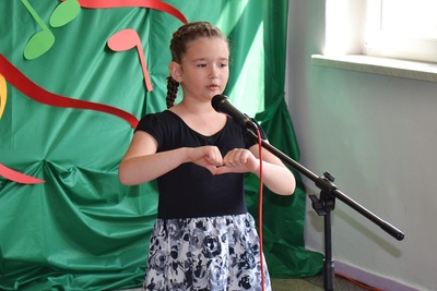 Uczestnikami konkursu byli uczniowie klas I ? VI ze wszystkich szkół podstawowych naszej gminy. Łącznie w konkursie wzięło udział 46 uczniów.