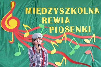 Uczestnikami konkursu byli uczniowie klas I ? VI ze wszystkich szkół podstawowych naszej gminy. Łącznie w konkursie wzięło udział 46 uczniów.