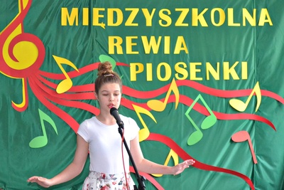 Uczestnikami konkursu byli uczniowie klas I ? VI ze wszystkich szkół podstawowych naszej gminy. Łącznie w konkursie wzięło udział 46 uczniów.