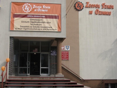 W budynku ZS zorganizowano wystawy historycznych zdjęć i dokumentów