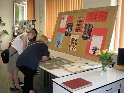 W budynku ZS zorganizowano wystawy historycznych zdjęć i dokumentów