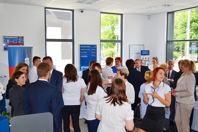 Na tą szczególną okoliczność zaproszono licznych dostojnych gości, wśród których także byli burmistrz Ozimka Jan Labus i jego zastępca Jarosław Wita. 