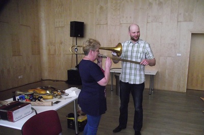 Wszystkich uczestników zaproszono na wykład o instrumentach muzycznych