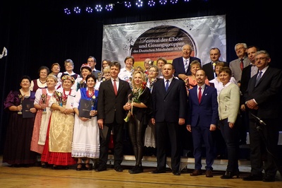 Przegląd Chórów i Zespołów Śpiewaczych Mniejszości Niemieckiej: Dzióbki, Opolskie Dziołchy i Heidi z sukcesami