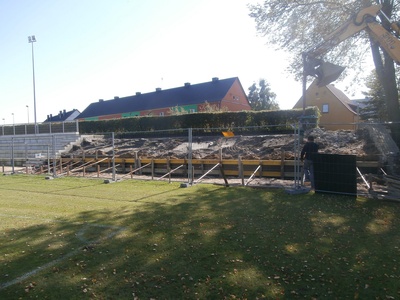 Dokończenie remontu trybuny głównej stadionu miejskiego w Ozimku rozpoczęte