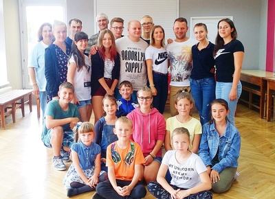 I w lewo i w prawo i krok do przodu! - współpraca dwóch grup przebiega pomyślnie