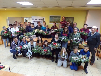 Schodnia: DFK zorganizowało warsztaty dekoracji stroików świątecznych