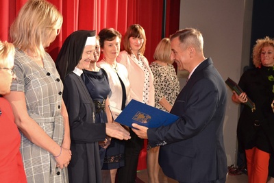 Dzień Edukacji Narodowej 2018: Nagrody, życzenia i piękny koncert