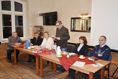 Zebranie wiejskie w Krzyżowej Dolinie: Drogi i chodniki