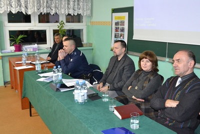 Nowa Schodnia: Kanalizacja i drogi