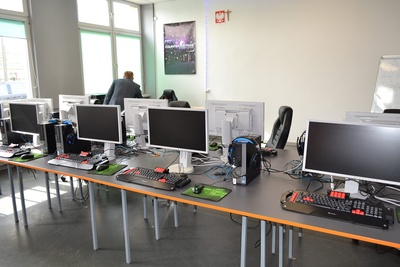 ZS w Ozimku: E-sportowa klasa z nowym sprzętem