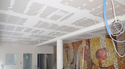 Przebudowa pomieszczeń w Domu Kultury w Ozimku: praca idzie pełną parą