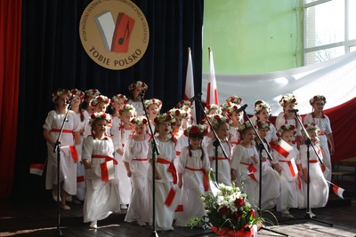 Julia Dota i Zespół Dziecięcy Akces- laureatami XXIV Wojewódzkiego Festiwalu Pieśni Patriotycznej Olszanka 2019