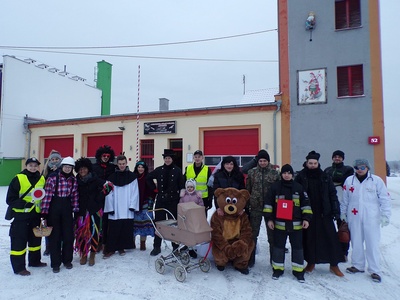 Antoniów: Strażacy wodzili niedźwiedzia