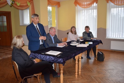 Dylaki: Kanalizacja i drogi