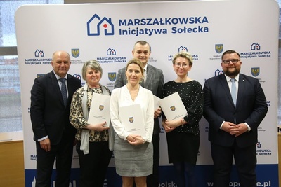 Na wsiach zrealizują swoje pomysły: Umowy z Marszałkiem podpisane, więc możemy działać!