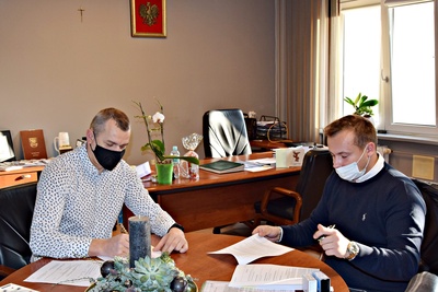 Podpisano umowę na zadanie pn.: Przebudowa drogi gminnej (zaprojektuj i wybuduj): Cz.1 ul. Turawska w m. Dylaki 