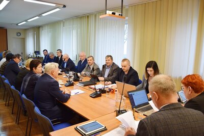 XVI Sesja Rady Miejskiej w Ozimku: Rozmawiali o oświetleniu i bezpieczeństwie   