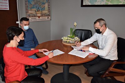 Podpisano umowę na przebudowę pomieszczeń SP w Antoniowie na pomieszczenia przedszkolne