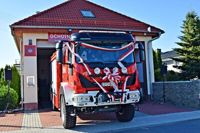 Uroczyste przekazanie nowego samochodu ratowniczo-gaśniczego dla OSP Szczedrzyk