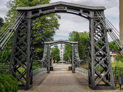 Ozimek - zabytkowy, żelazny most wiszący