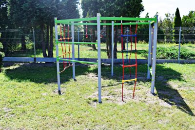 Nowe urządzenia na placu zabaw w Grodźcu
