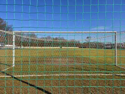 Nowe piłkochwyty w Krasiejowie