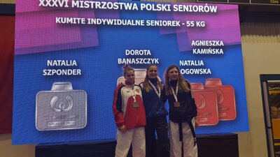finalistki kumite indywidualne kobiet na podium