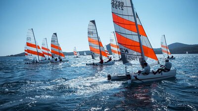 Catamarany podczas wyścigu