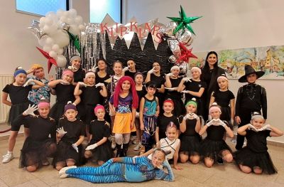 SUPERBOHATEROWIE Z PSP1 ATAKUJĄ SCENĘ I ZDOBYWAJĄ WYRÓŻNIENIE!