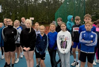 Sukcesy uczennic z JEDYNKI w biegach przełajowych