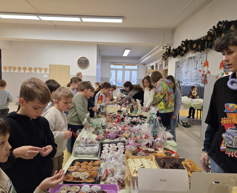 Szkolny Kiermasz Świąteczny w Trójce – magia świąt w naszej szkole