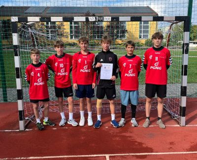 Finały Powiatowe w Sztafetowych Biegach Przełajowych – wielki sukces Trójki!